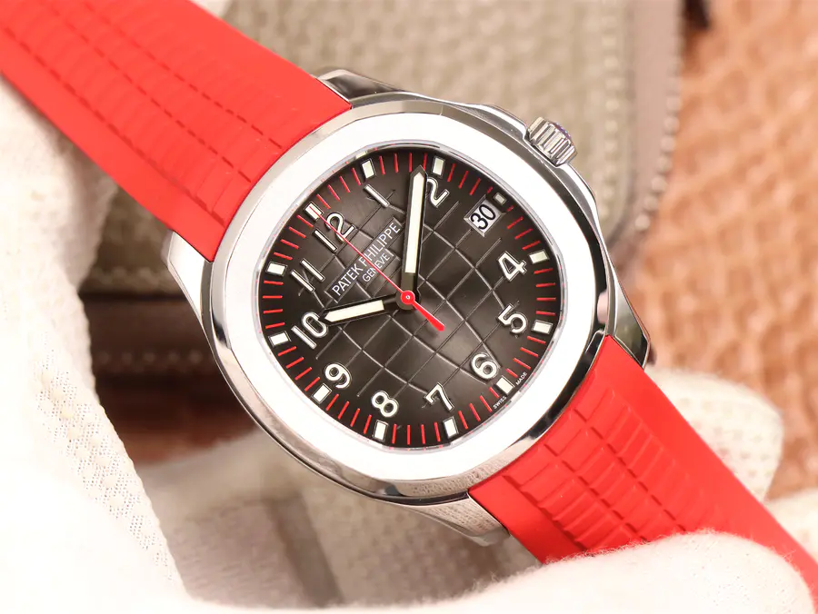 百达翡丽AQUANAUT系列5168G-001腕表 (红色表带)